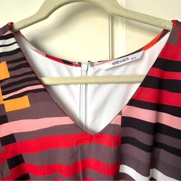 Stunning graphic stripe print crepe dress w/pockets! M-10 NWOT. Never worn. - Picture 6 of 13